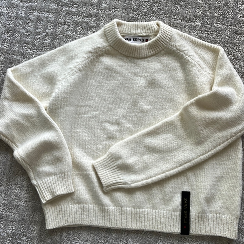 Zara surplus white sweater, size medium but perfect for loose fit of small